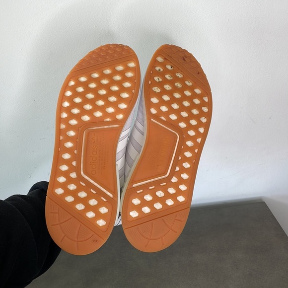 ADIDAS NMD R1 Primeblue Mens:size 8.5 Color: white gum Style: GZ9260 - Picture 9 of 12